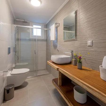 Rizes Seaside Homes Vromonérion