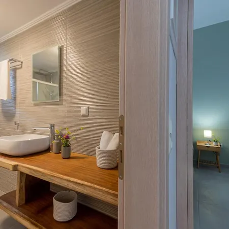 Rizes Seaside Homes Vromonérion