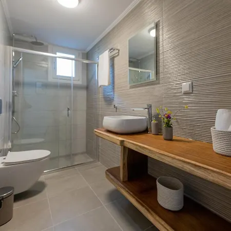 Rizes Seaside Homes Willa Vromonérion